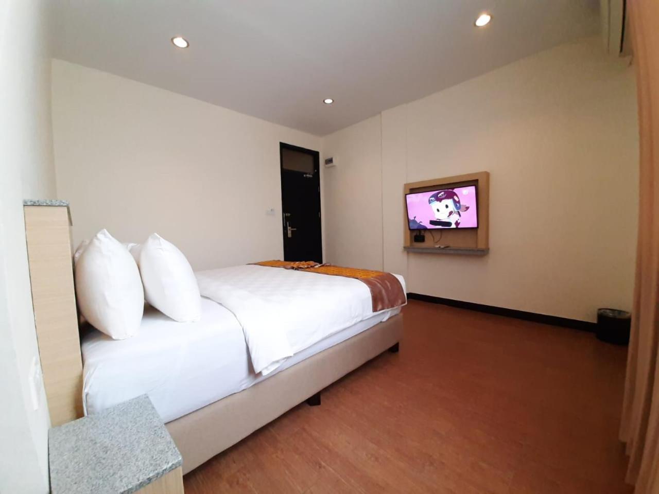 Batam Harbour Boutique Hotel & Spa Нагоя Стая снимка