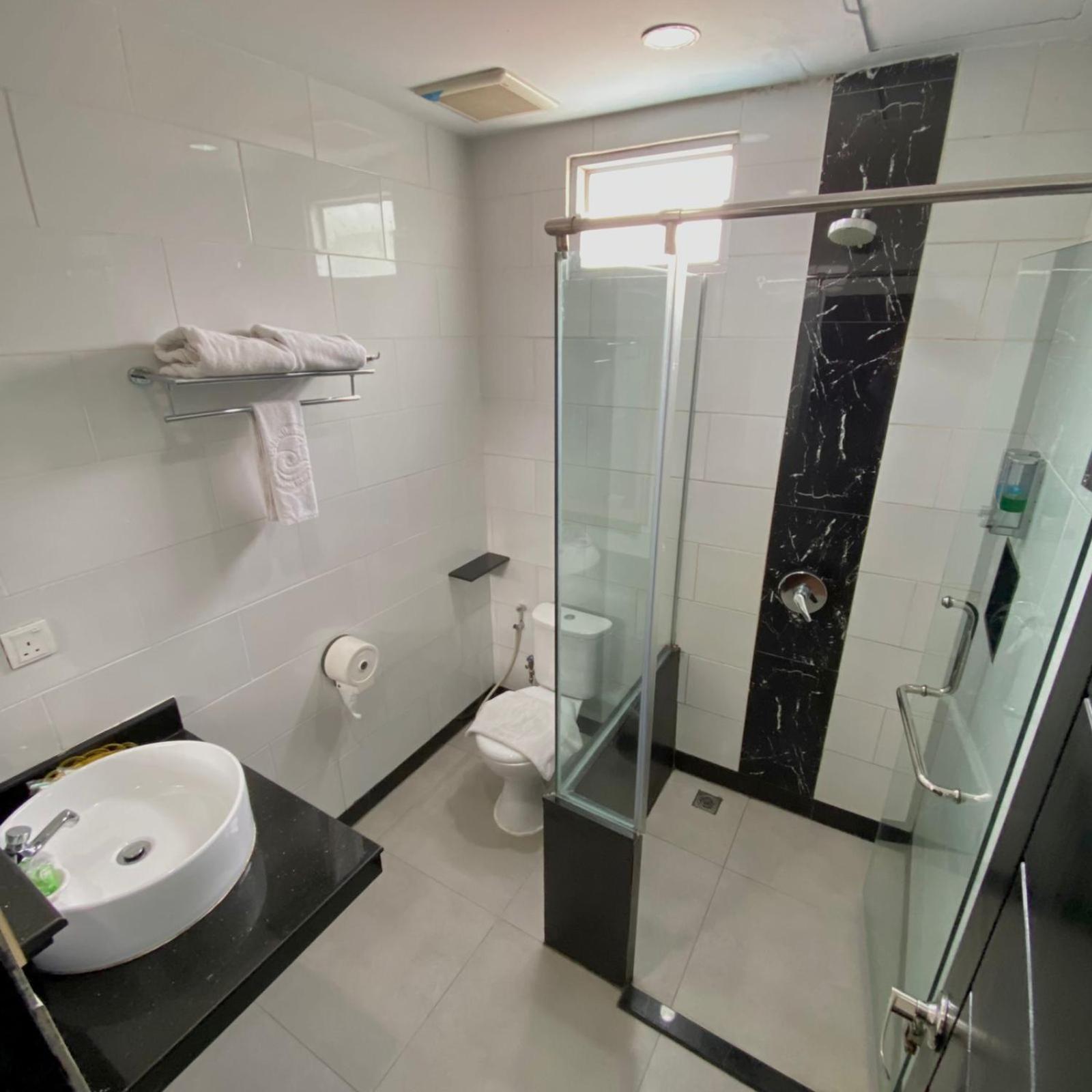 Batam Harbour Boutique Hotel & Spa Нагоя Стая снимка