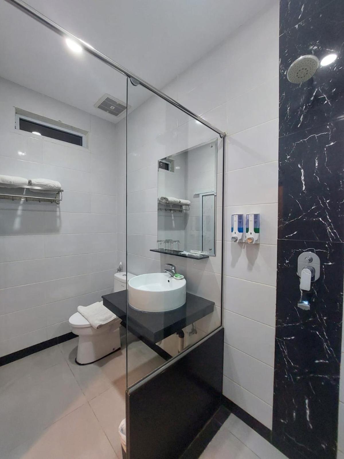 Batam Harbour Boutique Hotel & Spa Нагоя Стая снимка