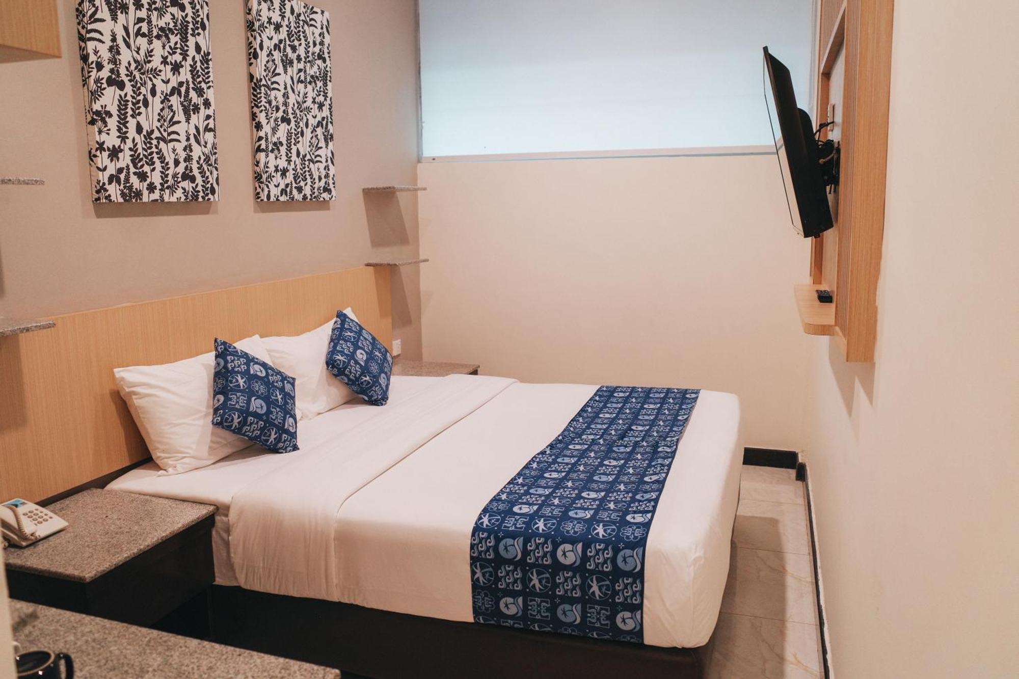 Batam Harbour Boutique Hotel & Spa Нагоя Стая снимка