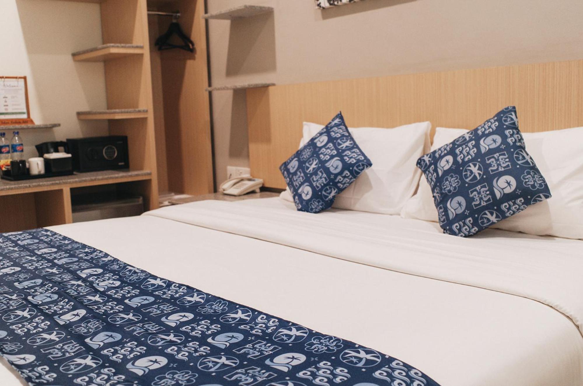 Batam Harbour Boutique Hotel & Spa Нагоя Стая снимка